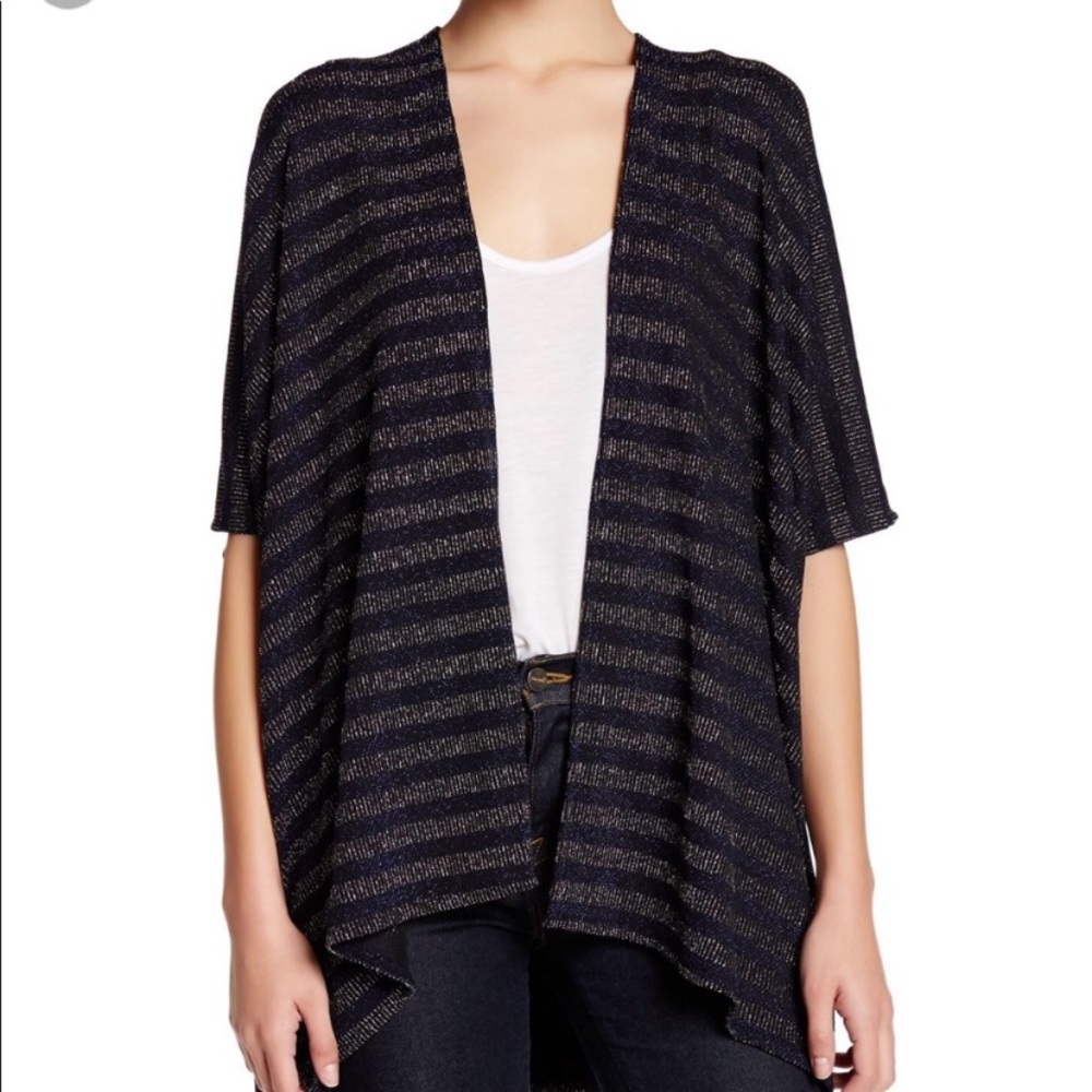 Steve  Madden slinky metallic knit shoulder kimono Sz OS